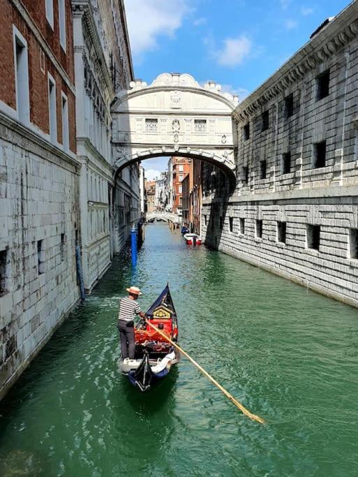 Serenissima Charming - In The Heart Of Venezia